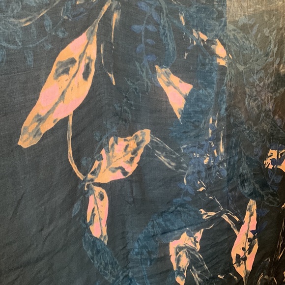 Wilfred Olive Green Wool & silk blend scarce - Picture 4 of 6